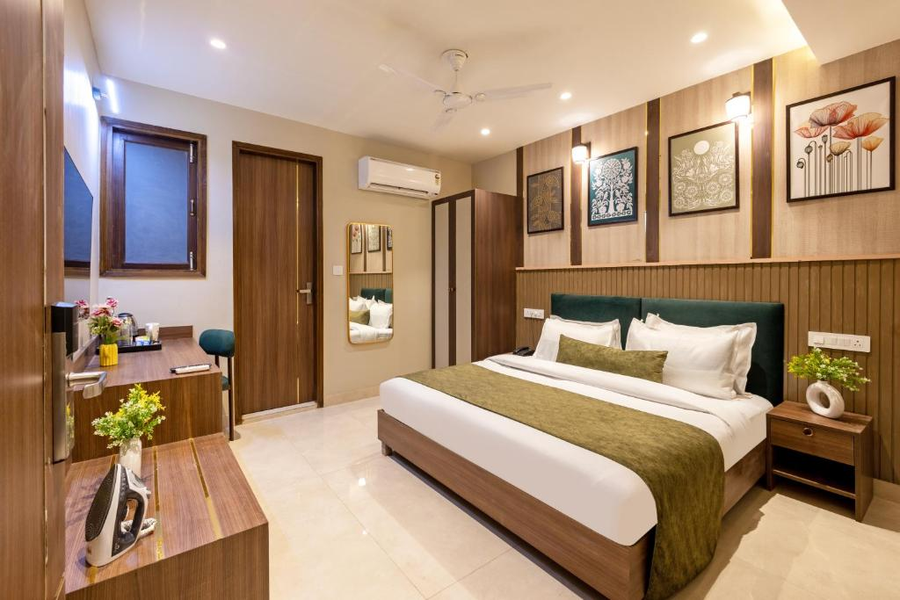 saltstayz premier paschim vihar