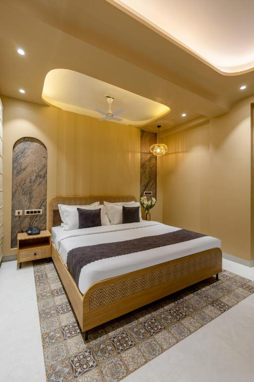 saltstayz premier sector 50 and golf course ext road