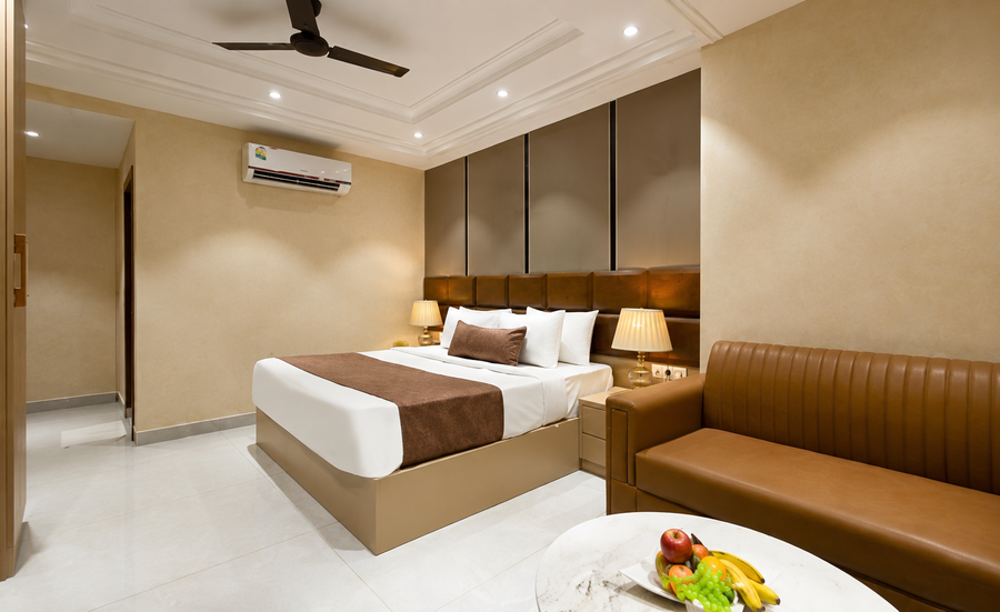 hotel the luxury delhi airport