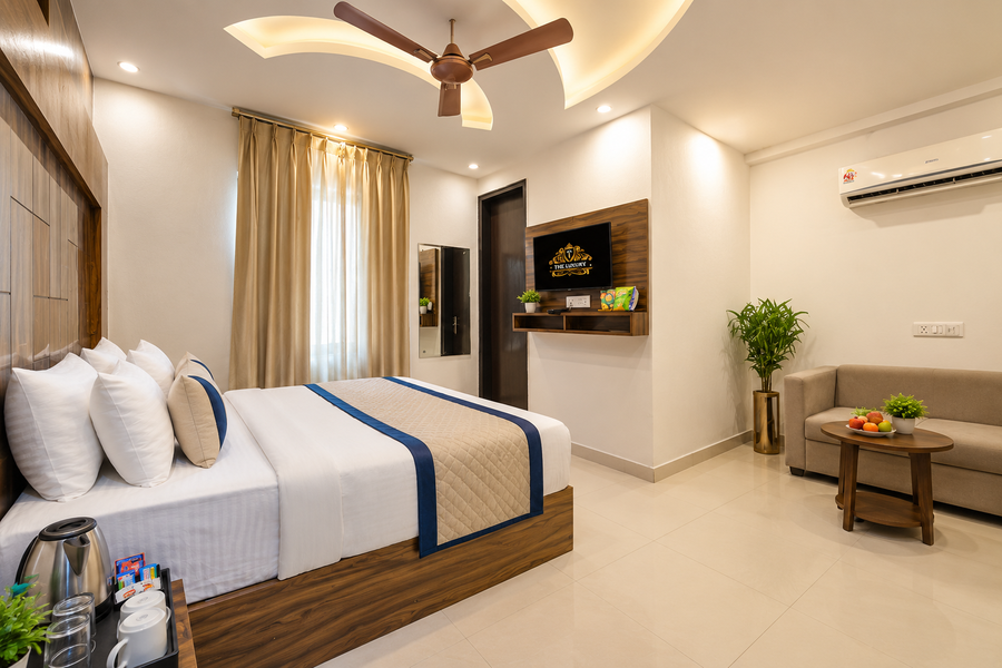 hotel the luxury delhi airport