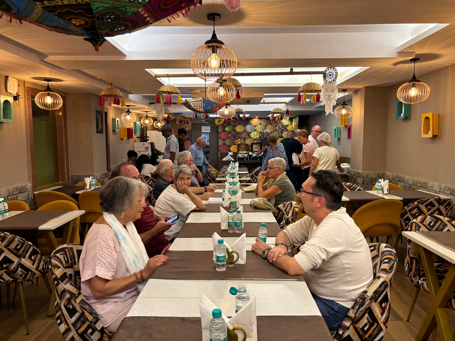 hotel cardinal express oxmo delhi airport