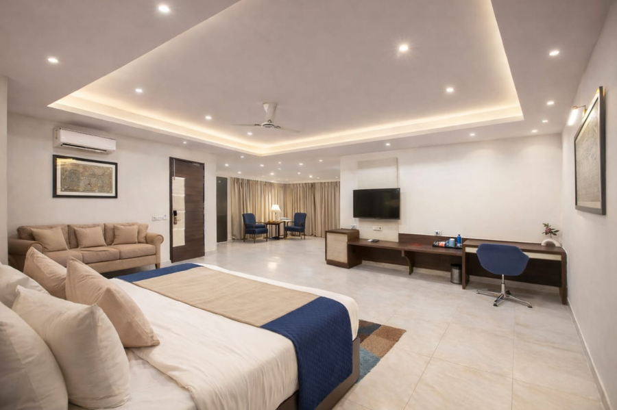 hotel cardinal express oxmo delhi airport