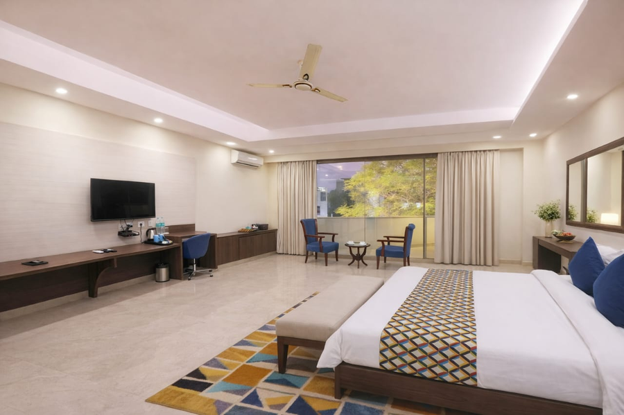 hotel cardinal express oxmo delhi airport