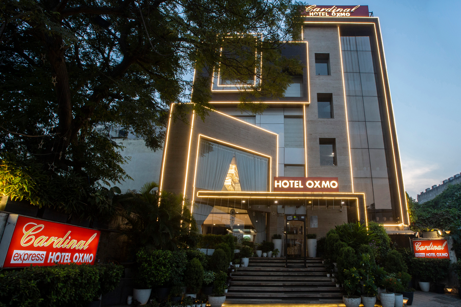 hotel cardinal express oxmo delhi airport