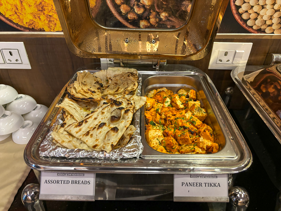 hotel cardinal express oxmo delhi airport