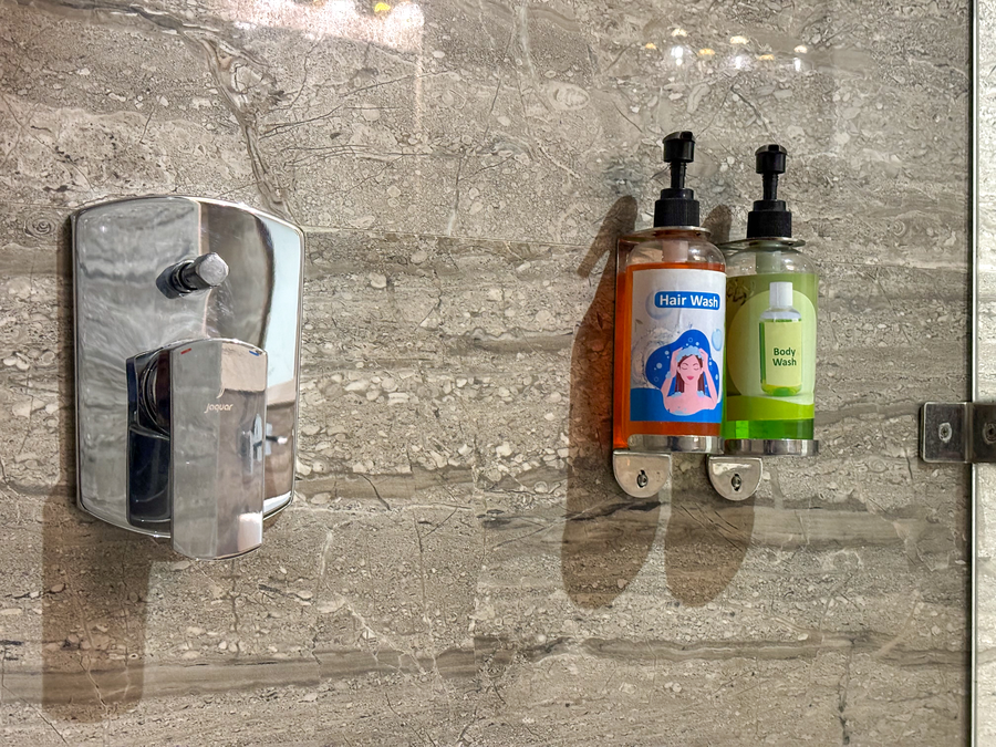 hotel cardinal express oxmo delhi airport