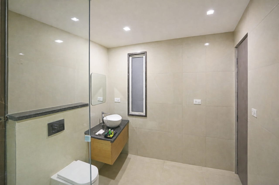 hotel cardinal express oxmo delhi airport