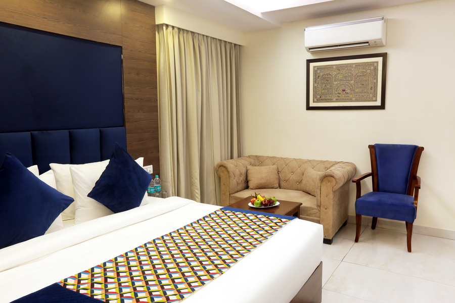 hotel cardinal express oxmo delhi airport