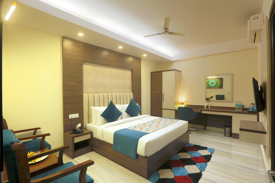 hotel cardinal express oxmo delhi airport