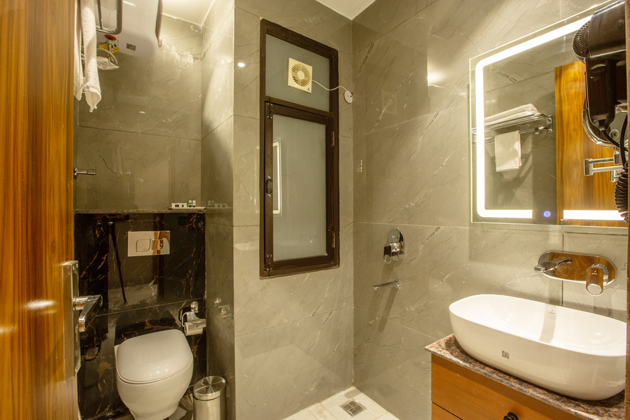 hotel park tree near igi delhi airport