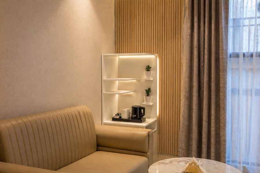 hotel aroma suites delhi airport