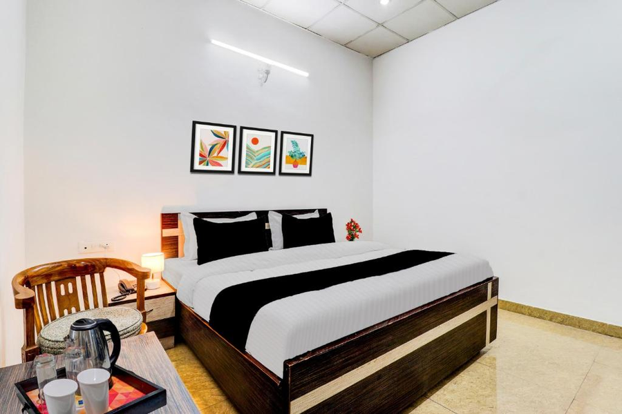 hotel o dehradun central railway junction formerly bhagwan guest house
