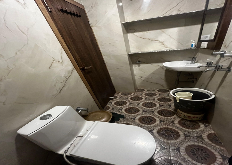 ks paying guest house