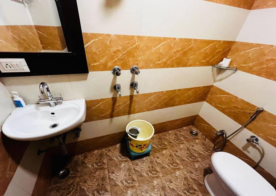 ks paying guest house