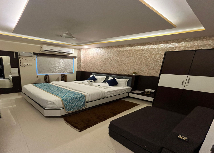 ks paying guest house