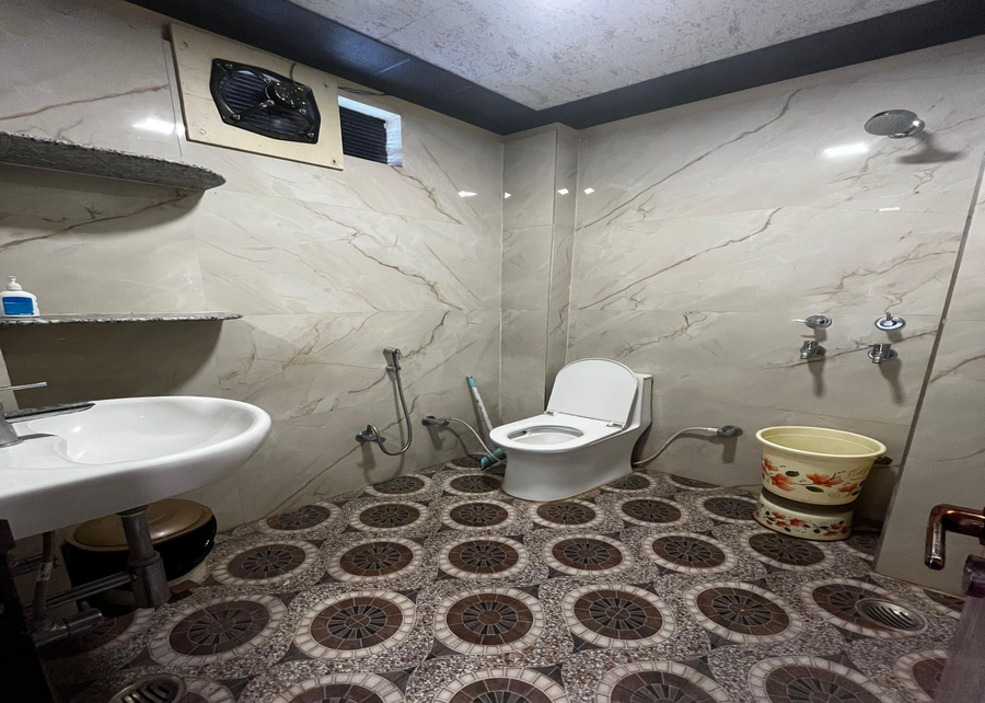 ks paying guest house