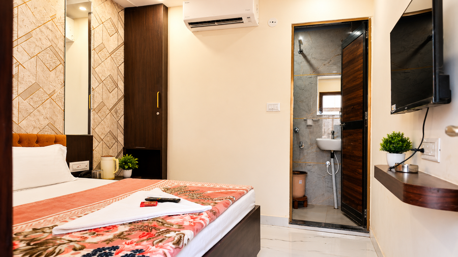 hotel shree lok