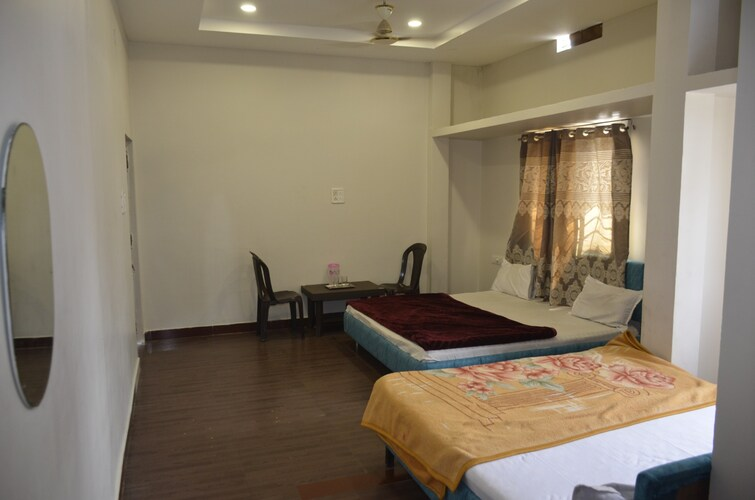 hotel shree lok