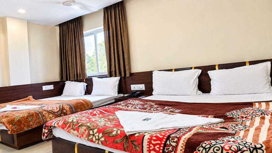 hotel shivay mahakal mandir 200mtr only