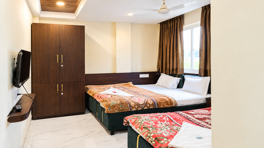 hotel shivay mahakal mandir 200mtr only