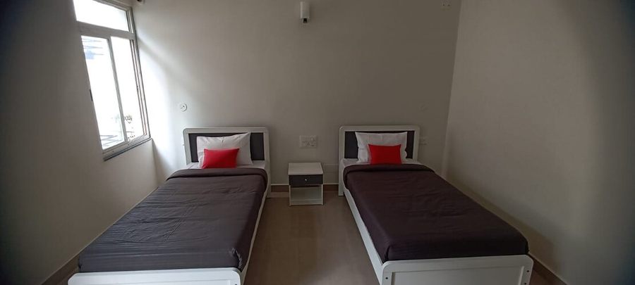 loop hostels silkboard