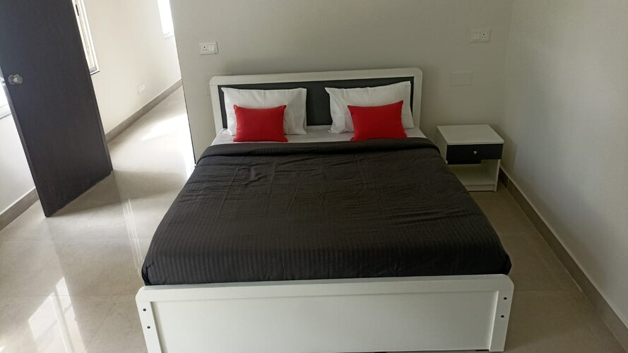 loop hostels silkboard