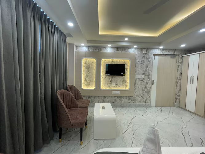 parth king resort tarapith