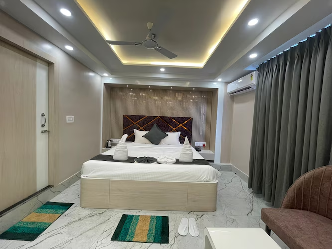 parth king resort tarapith