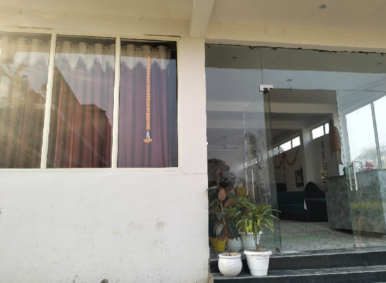 shri dham hotel and resort