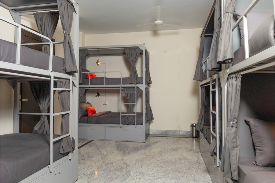 loop hostels baani square gurugram