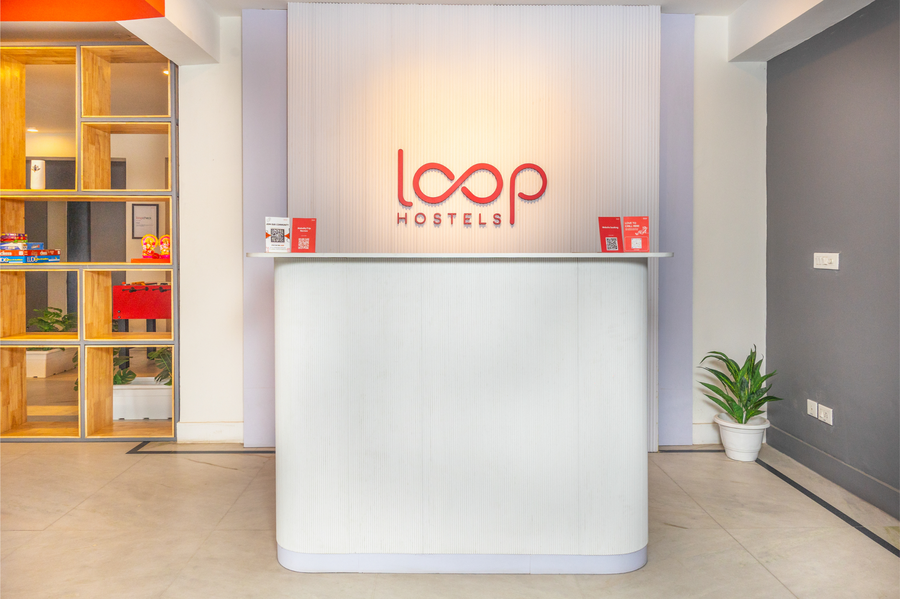 loop hostels baani square gurugram
