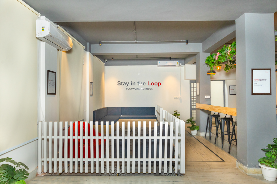 loop hostels baani square gurugram