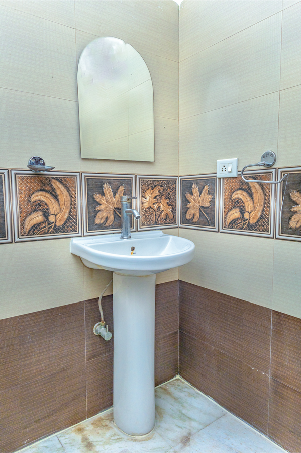 loop hostels baani square gurugram