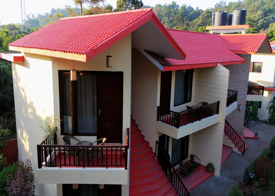 The Whispering Oaks Corbett,,3 star