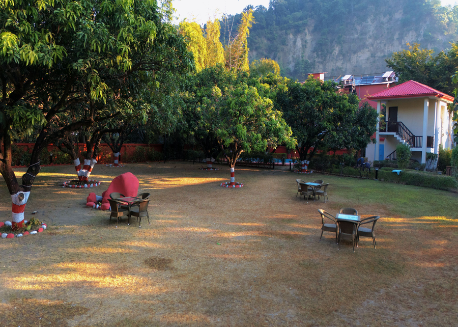 The Whispering Oaks Corbett,,3 star