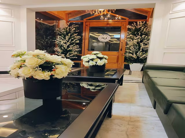 Palette Hotel Cecil By Checkin Srinagar,,3 star