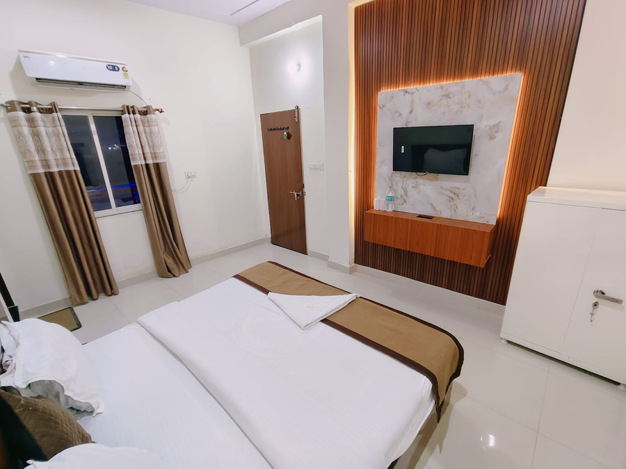 radhe shyam resort vrindavan by hrg