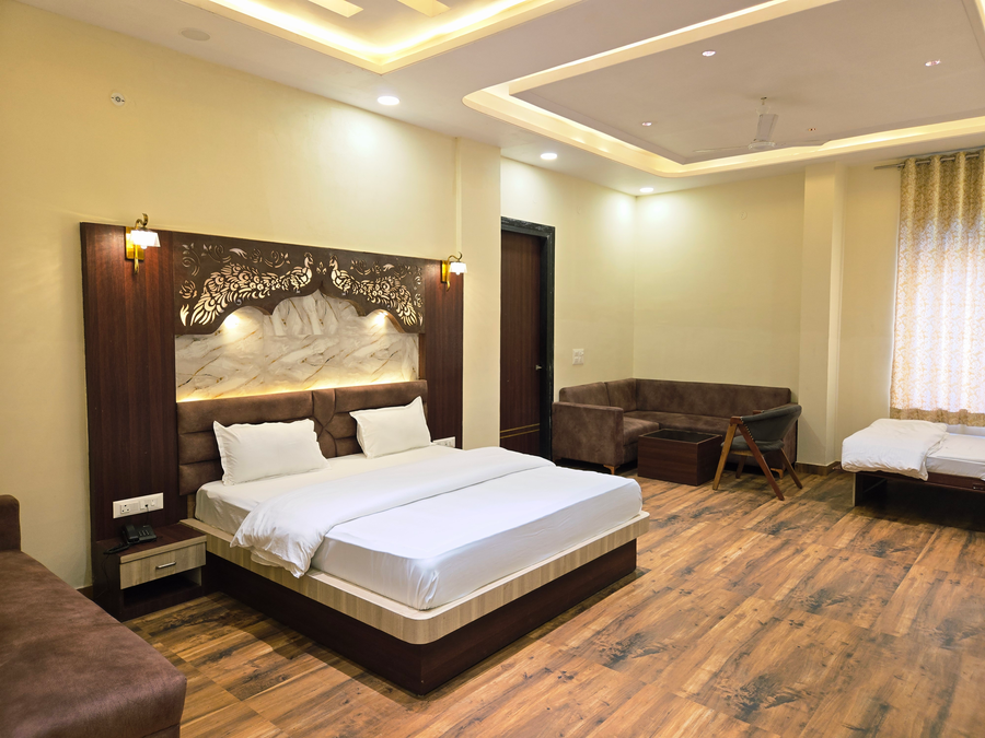 pink mahal hotel and resort