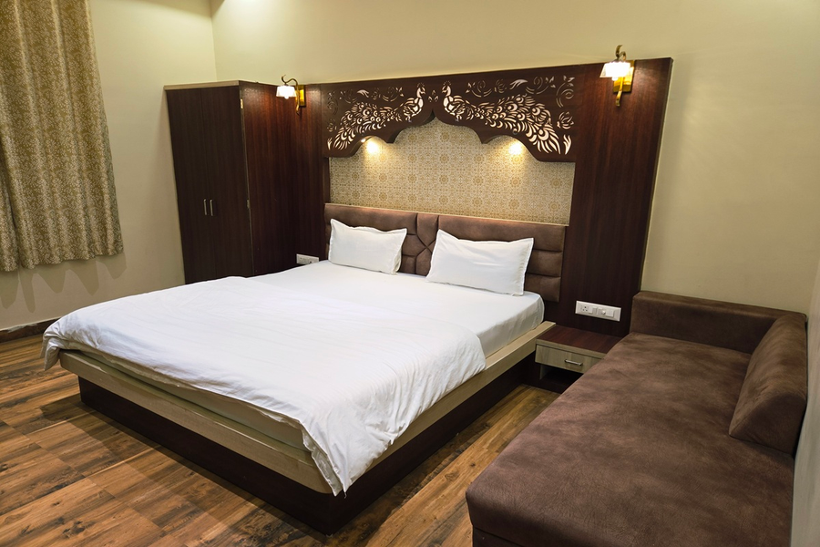 pink mahal hotel and resort