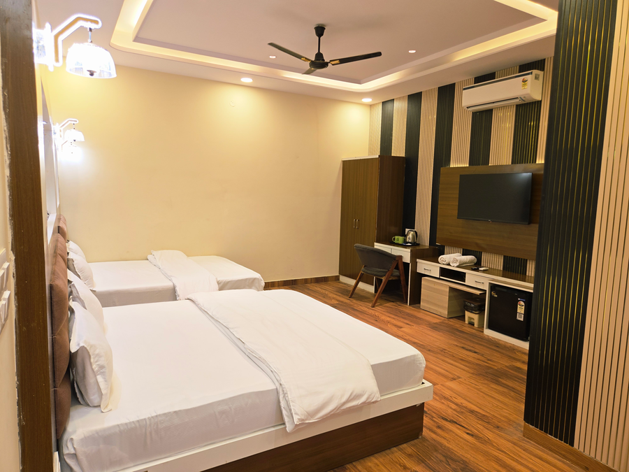 pink mahal hotel and resort