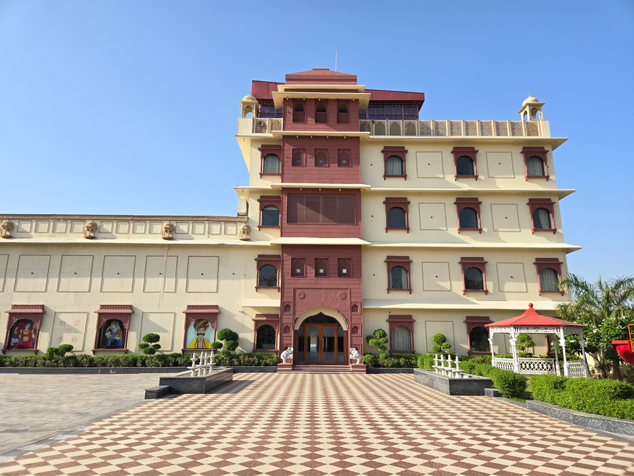 pink mahal hotel and resort