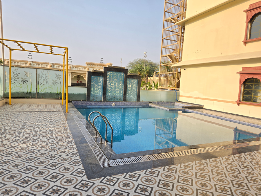 pink mahal hotel and resort