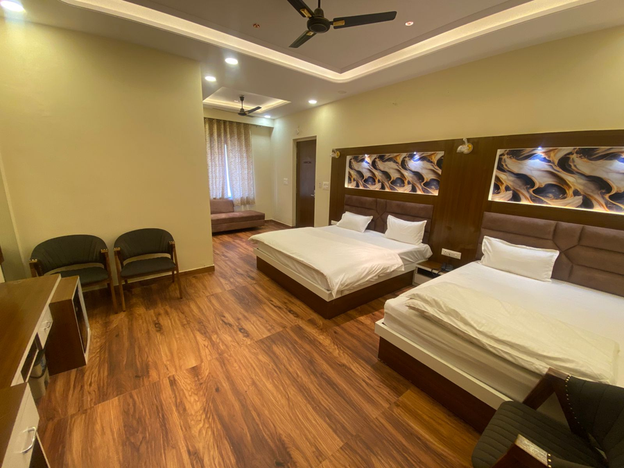 pink mahal hotel and resort