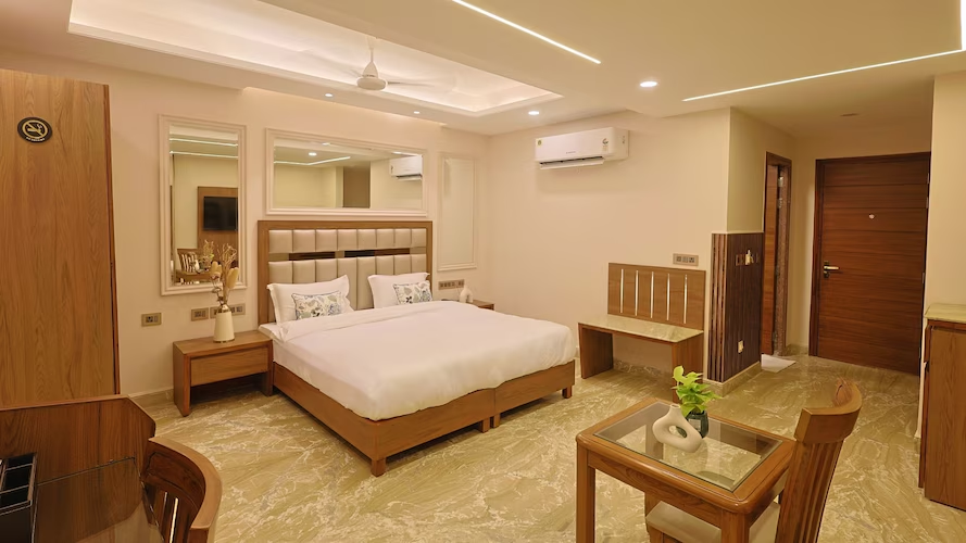 flxho horizon one luxury hotel and residences golf course road 2 min from 42 43 metro station