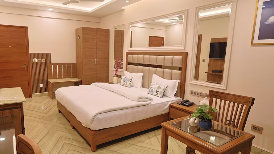 flxho horizon one luxury hotel and residences golf course road 2 min from 42 43 metro station