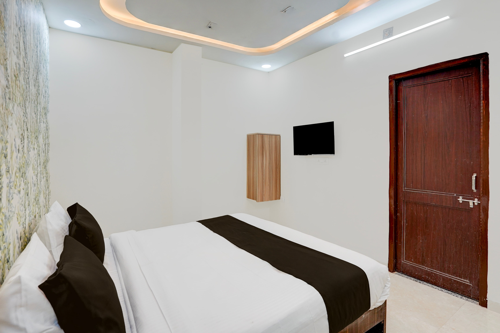 super collection o sector 14 udaipur formerly hotel jk inn