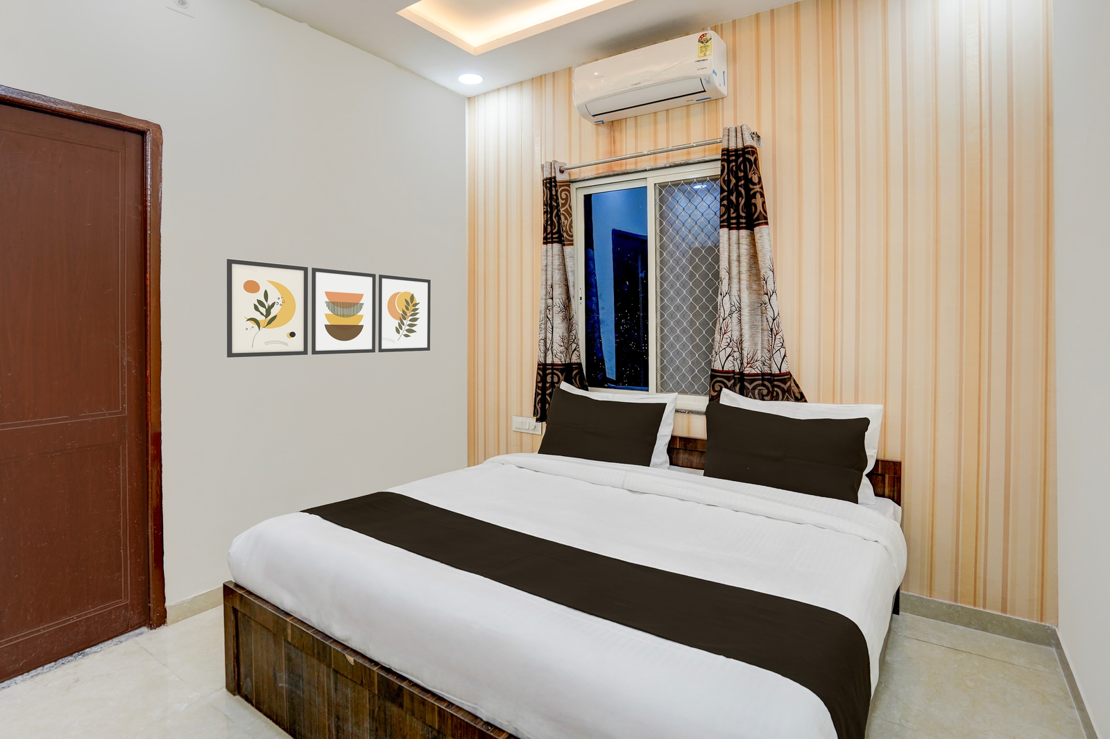 super collection o sector 14 udaipur formerly hotel jk inn