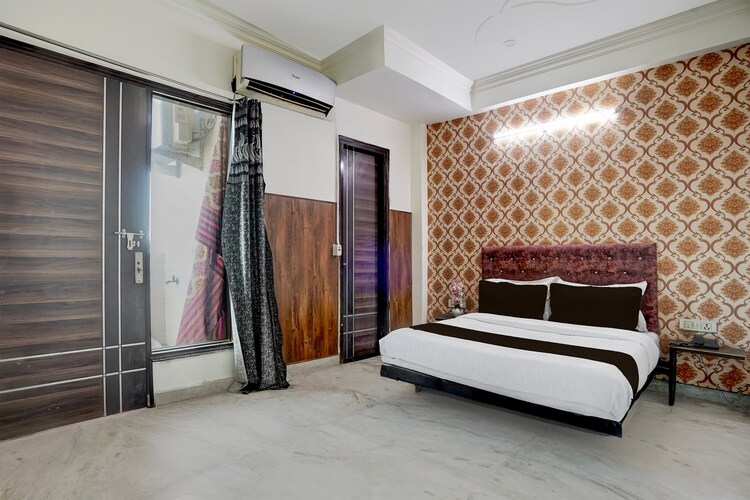super townhouse johri enclave metro station formerly second home