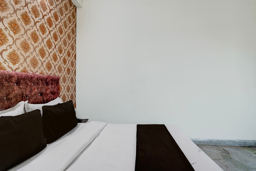super townhouse johri enclave metro station formerly second home