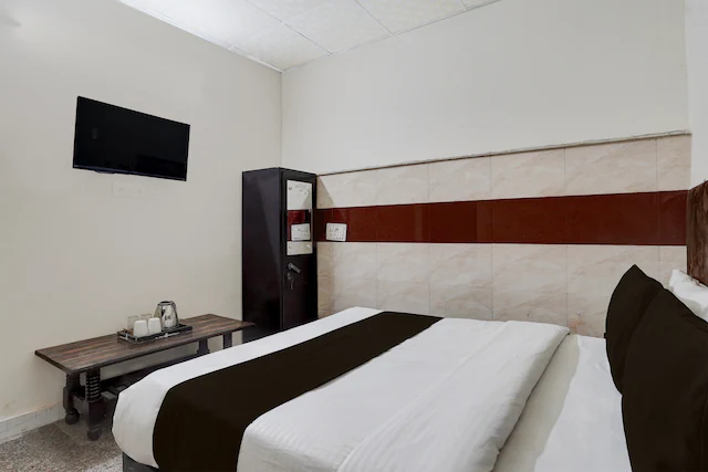 super townhouse johri enclave metro station formerly second home
